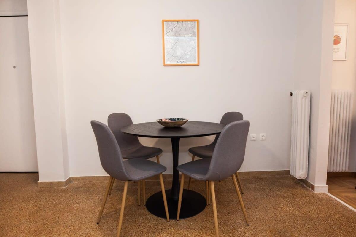 Contemporary Stylish Apartment Located Near Metaxourgeio Area Athens Exterior photo